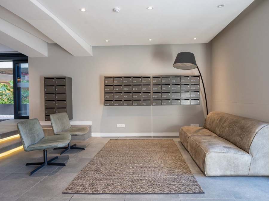 To Let 1 Bedroom Property for Rent in Green Point Western Cape